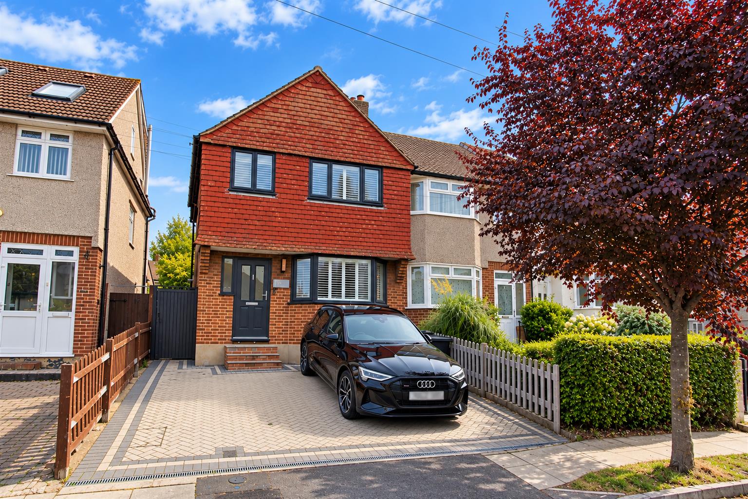 Lynmouth Avenue, Morden